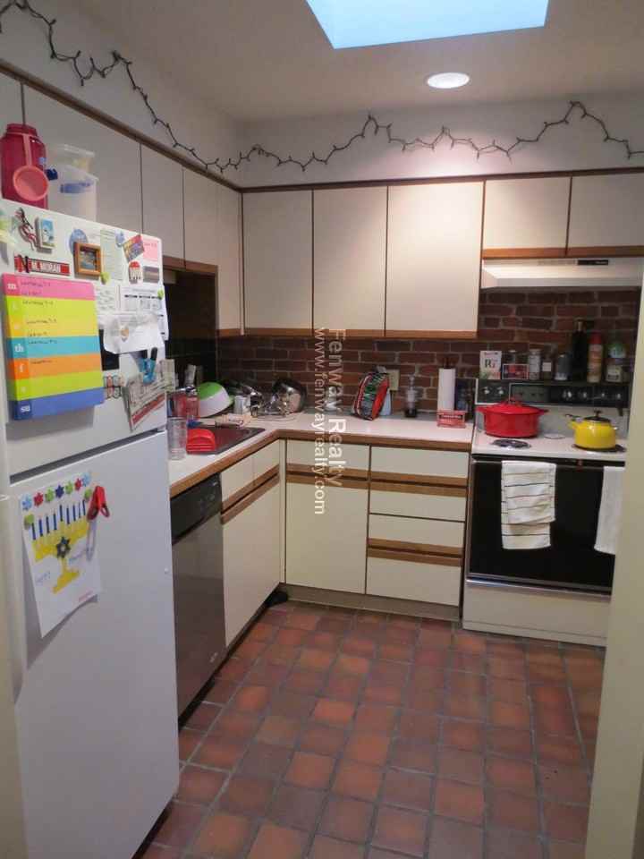 73 Gainsborough Street #302 - Photo 2 of 8