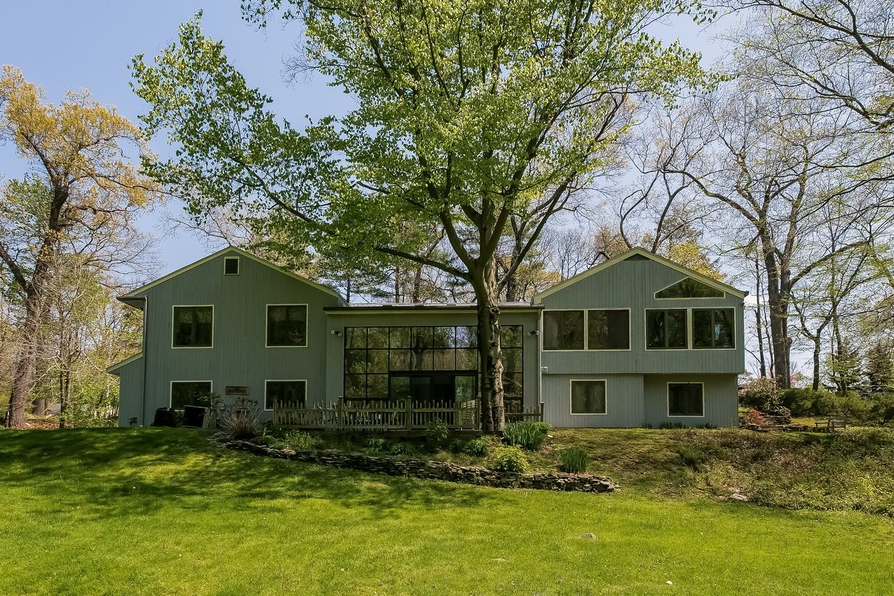 6 Elizabeth Pl - Photo 2 of 27