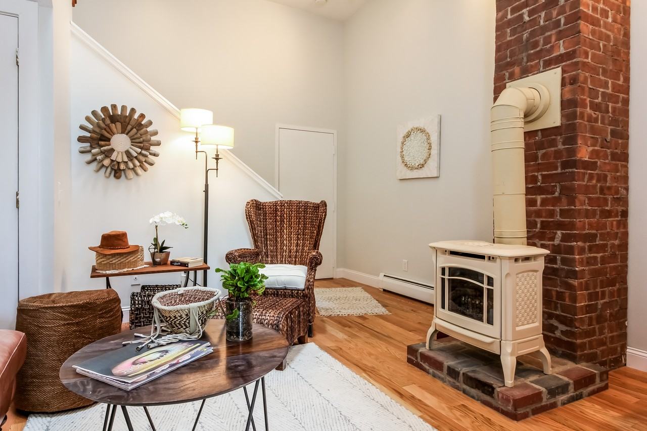 103 Boston St #B - Photo 3 of 29