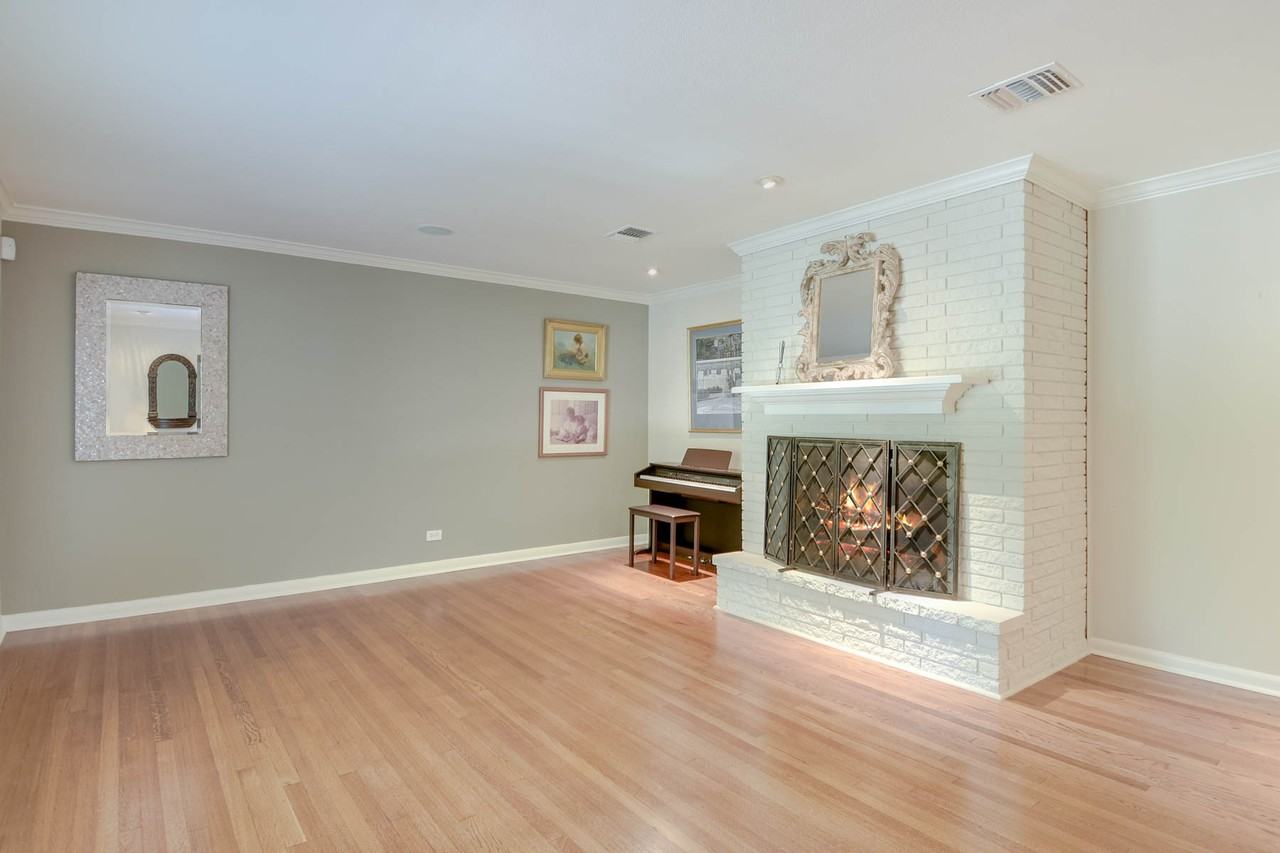 612 Canterbury Hill St - Photo 3 of 25