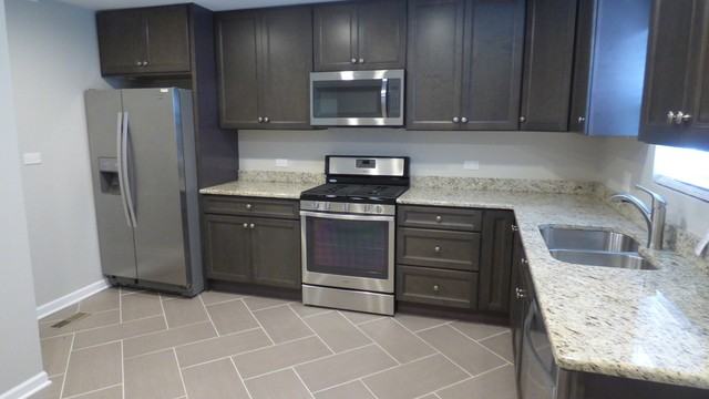 205 Hickory Terrace - Photo 2 of 6