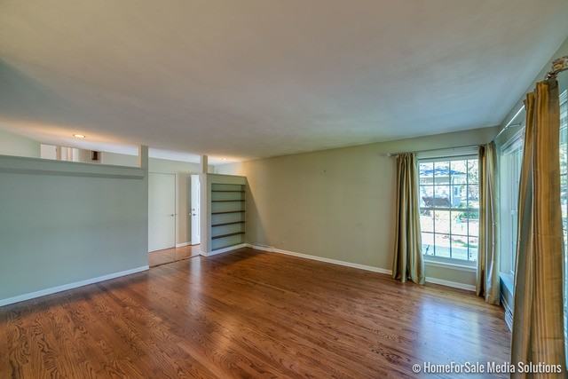 322 Hemlock Ln - Photo 2 of 22