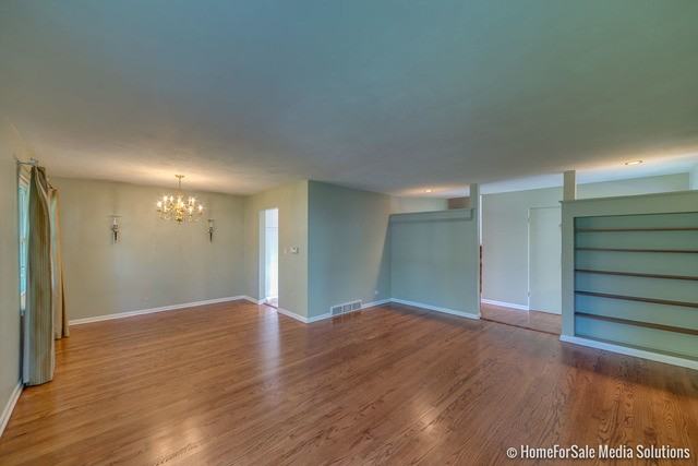 322 Hemlock Ln - Photo 3 of 22