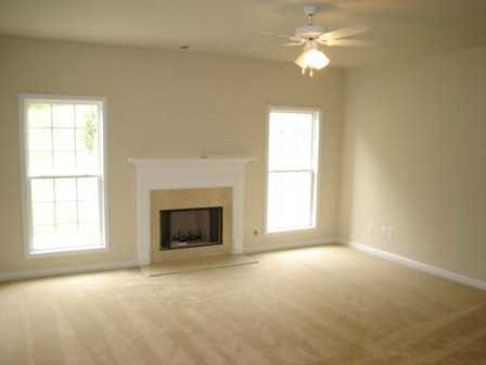 444 Crestmont Ln - Photo 3 of 10