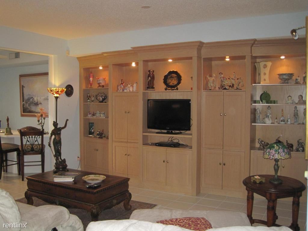 11706 Briarwood Cir - Photo 2 of 36