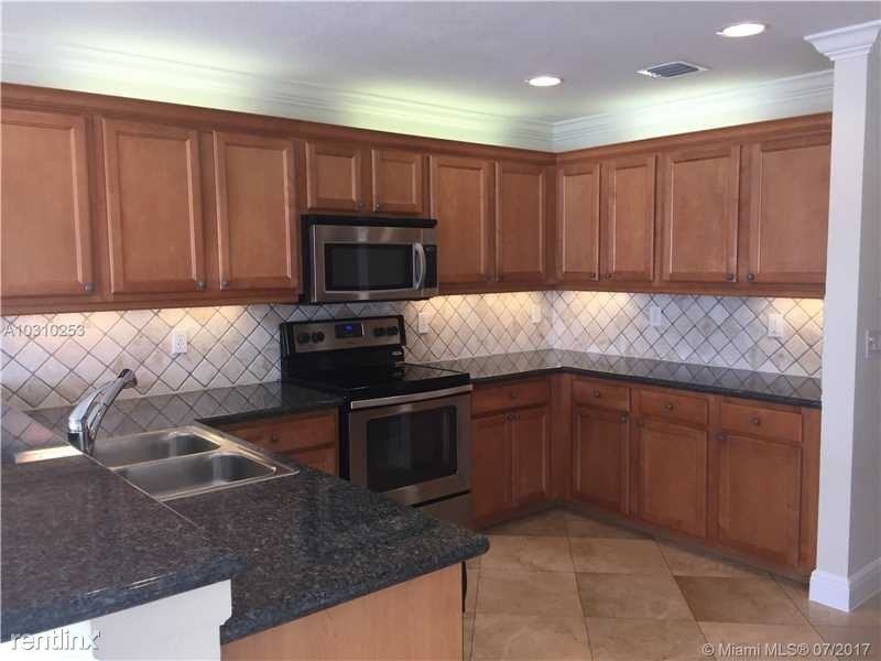 4238 SW 130th Ave - Photo 3 of 30