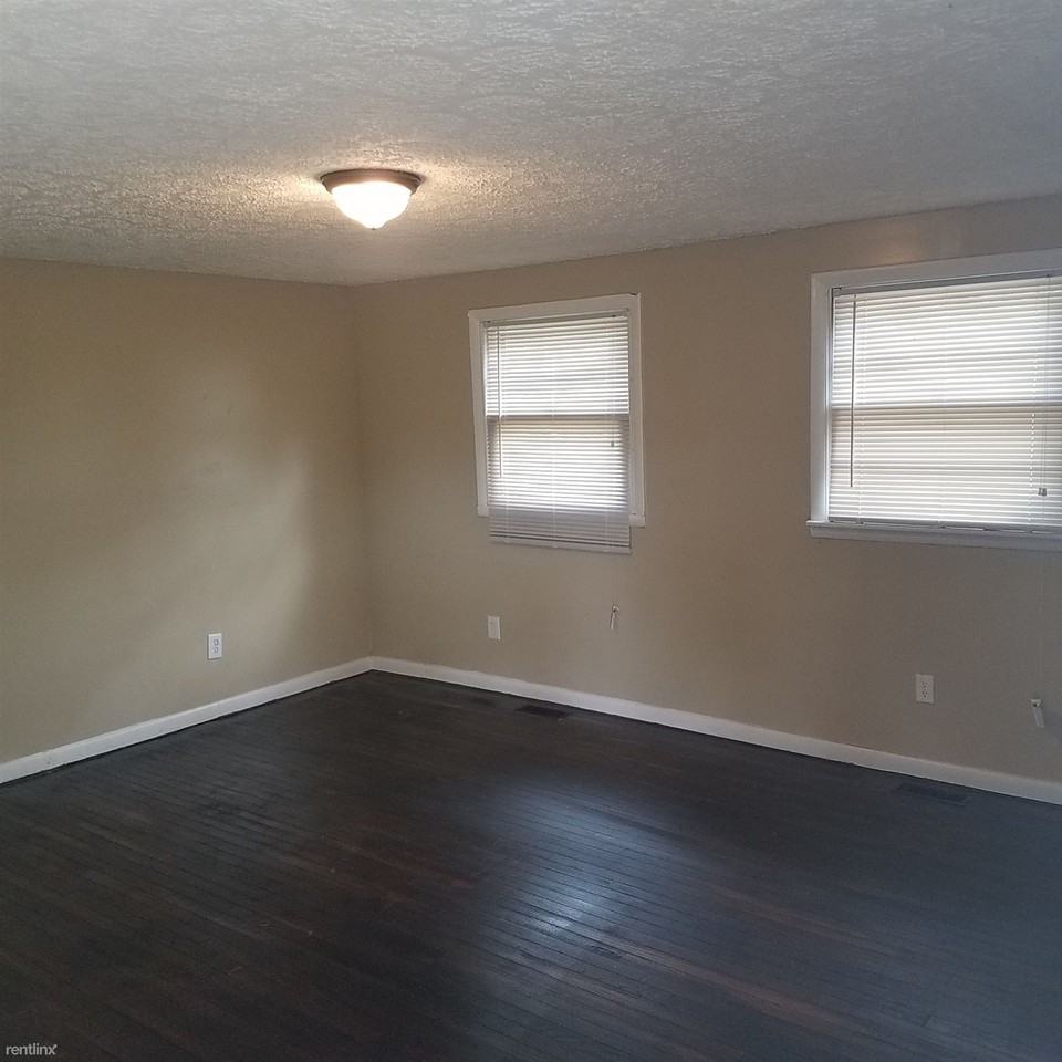 3403 Coffey St - Photo 3 of 9