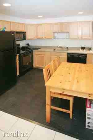 1509 Swann St NW - Photo 2 of 4