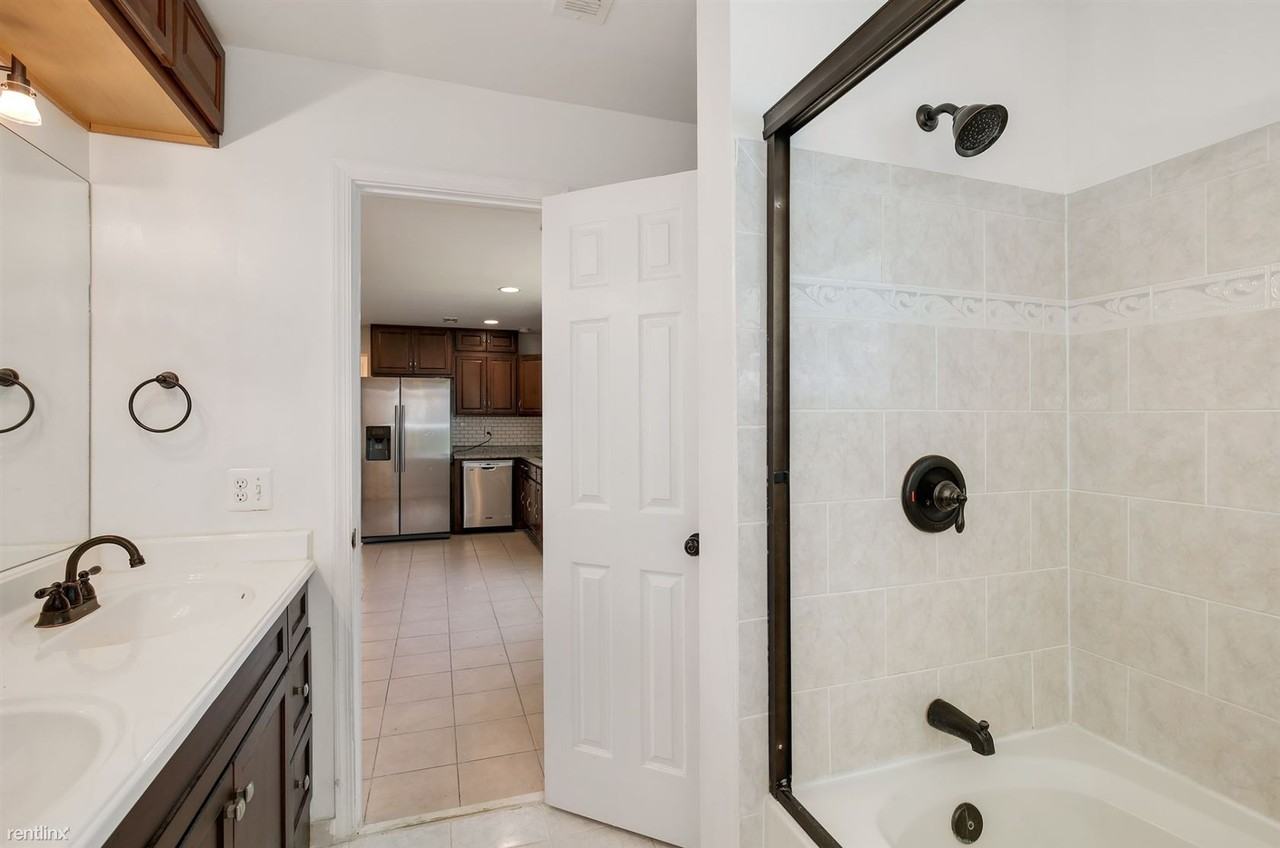 5227 Oldcastle Ln - Photo 3 of 10