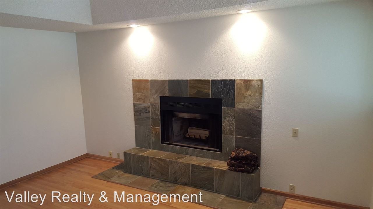 315 Brande Way - Photo 3 of 8