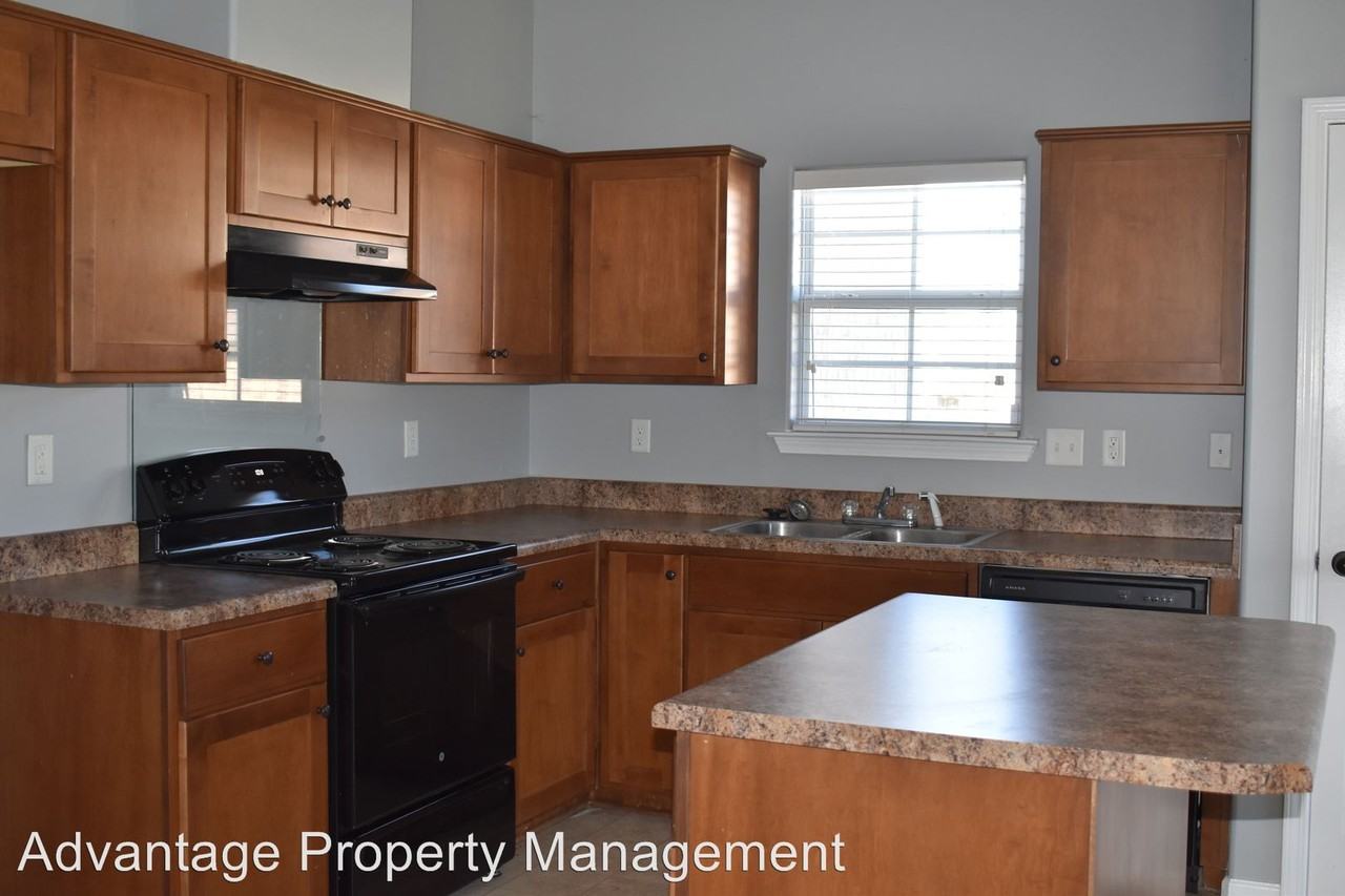 1057 Kentshire Cove - Photo 2 of 20