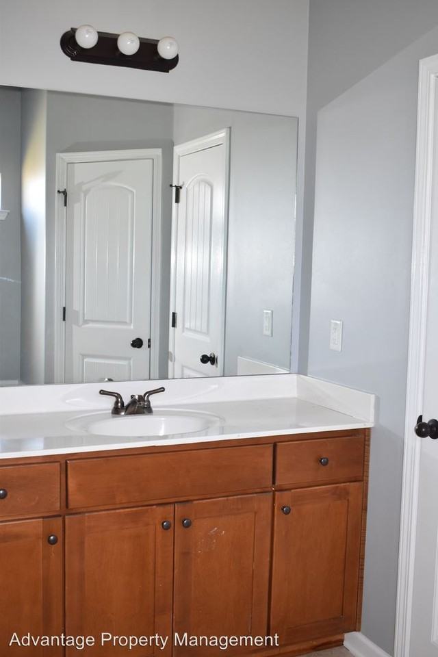 1057 Kentshire Cove - Photo 3 of 20