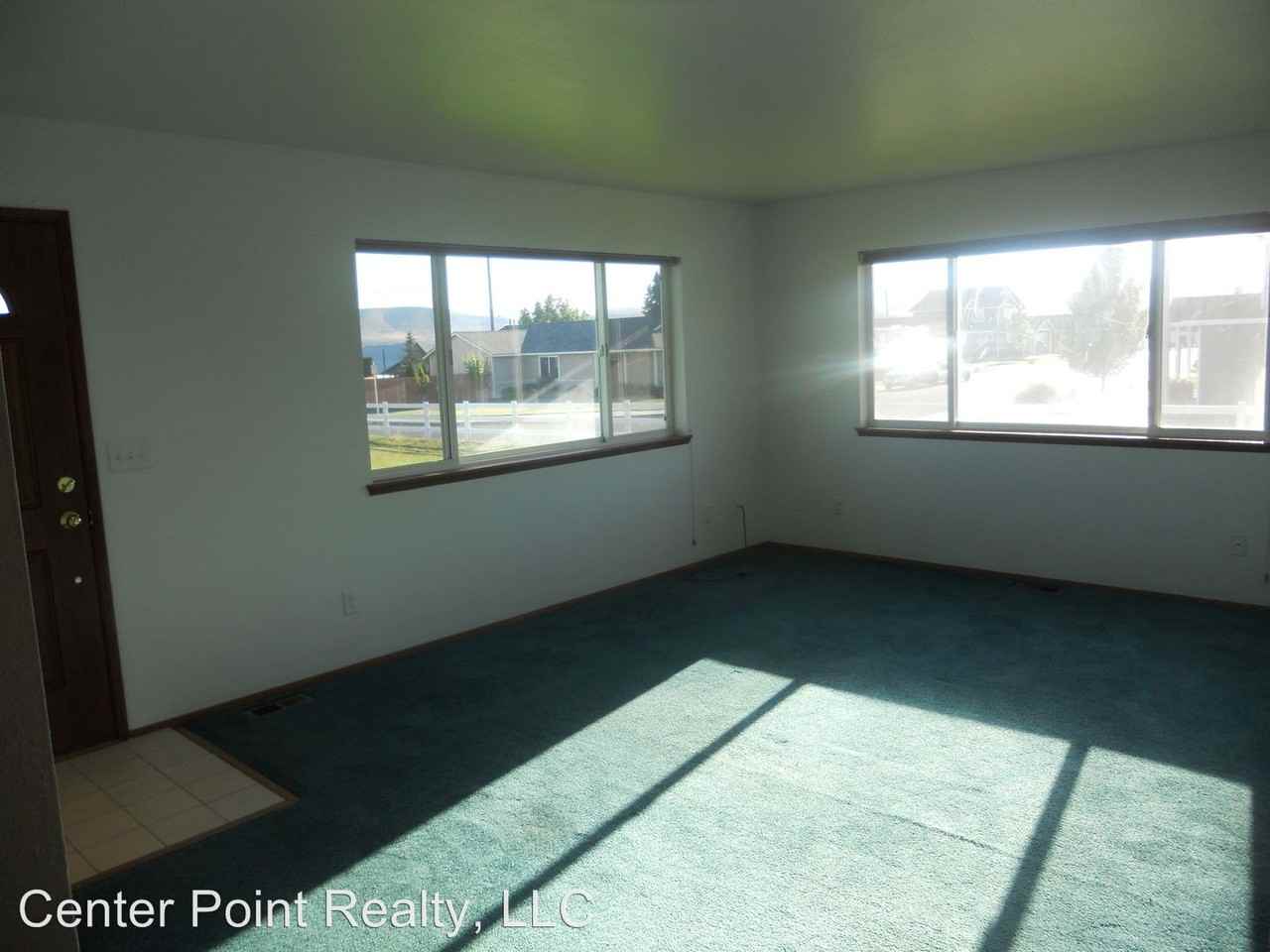 701 Kittitas Hwy - Photo 2 of 12