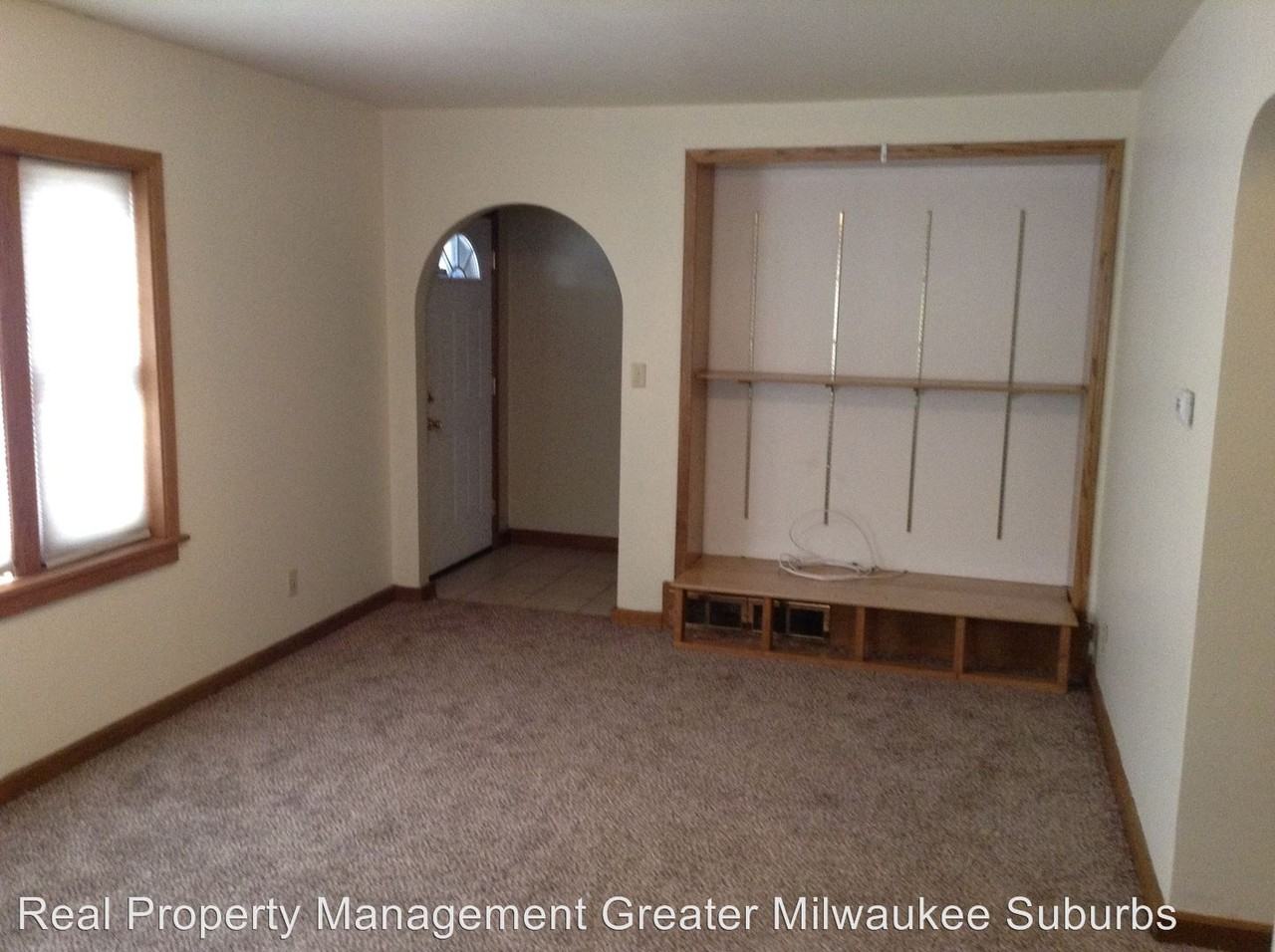 4032 N 92nd St - Photo 2 of 17