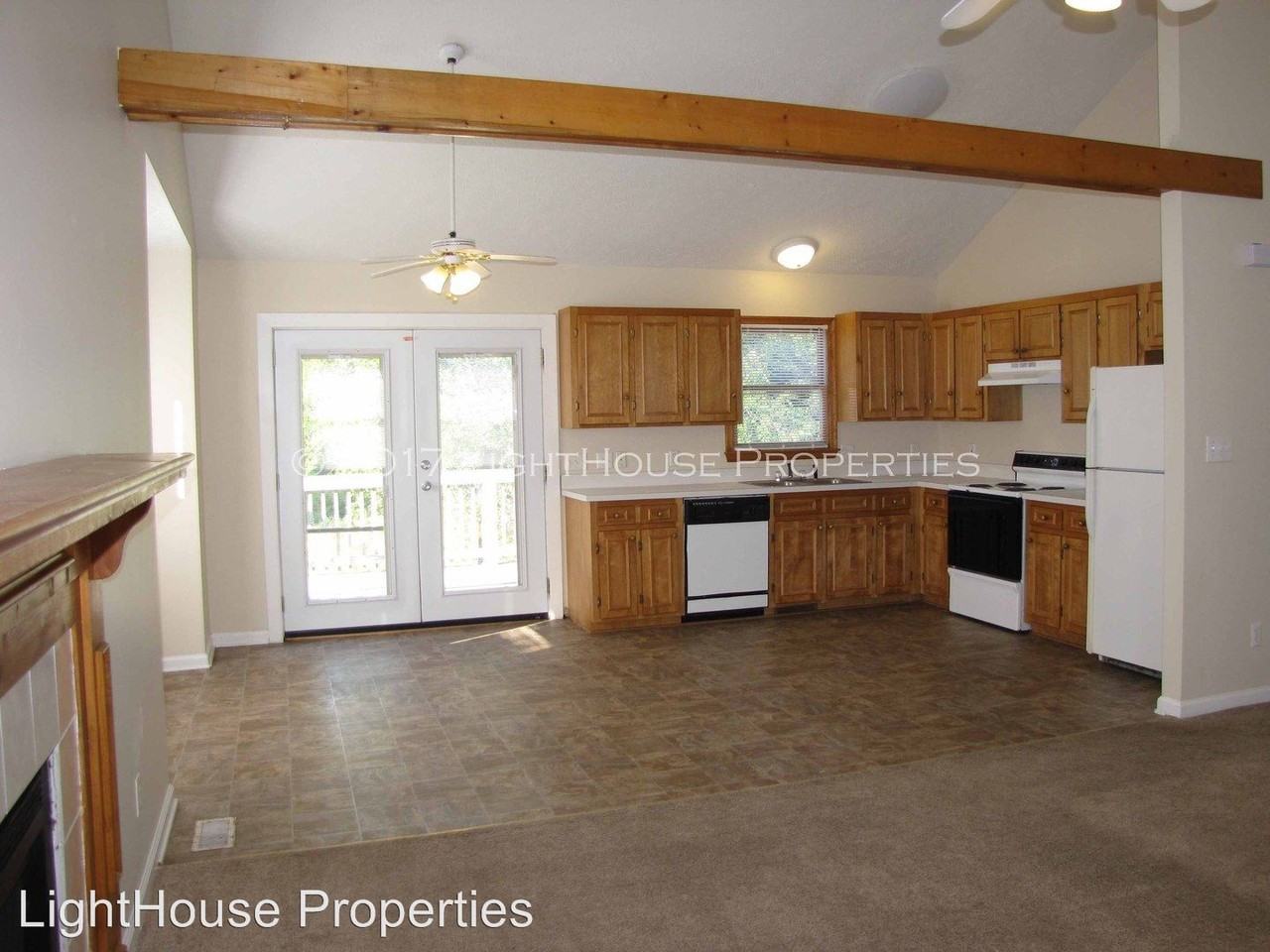 100 Whispering Pines Ct - Photo 3 of 19