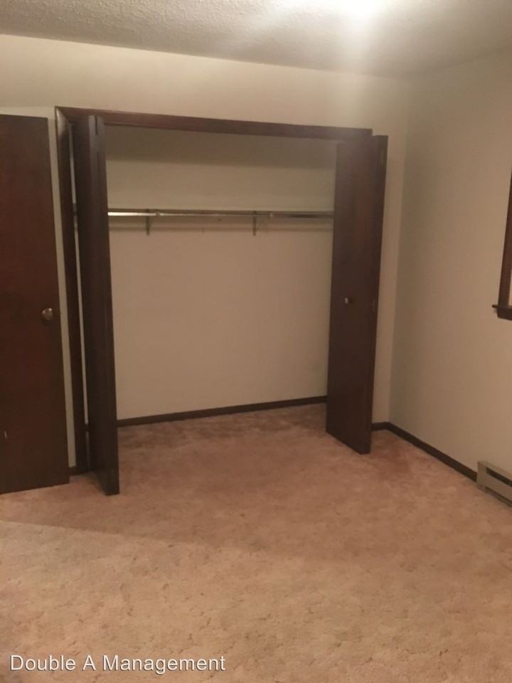 418 7th St SE - Photo 3 of 8