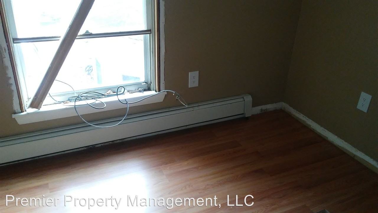 7 Evans Ct - Photo 3 of 47