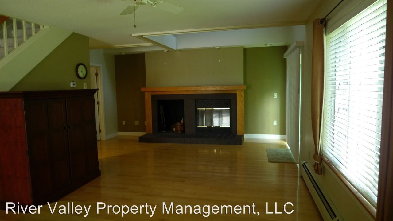 9 Old Mill Pond Rd - Photo 2 of 21