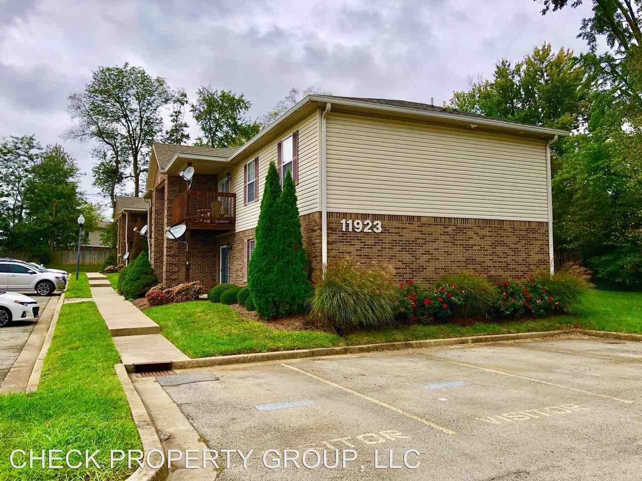 11923 Tazwell Dr #3 - Photo 3 of 22