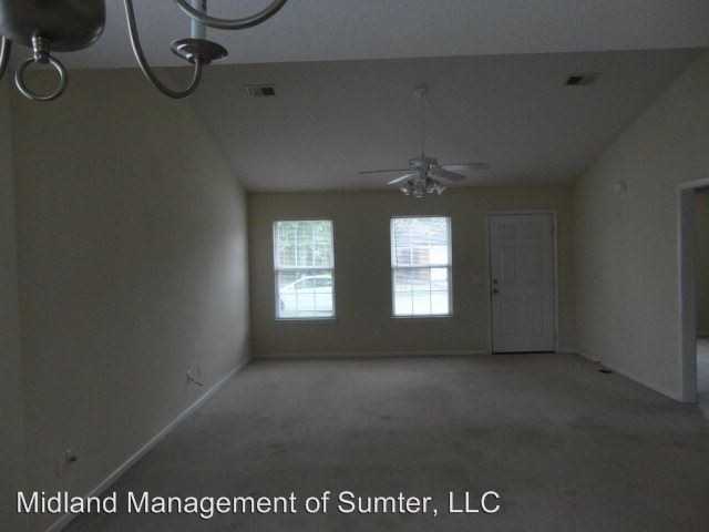 696 White Pine Way - Photo 2 of 8