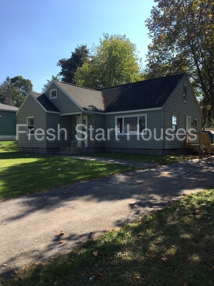 112 Pembrook Dr - Photo 2 of 12