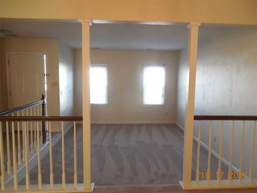 5537 Lynbrook Landing - Photo 3 of 22
