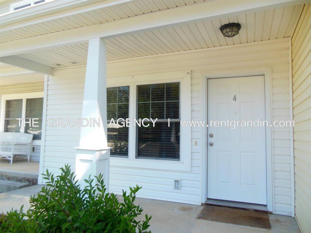 232 Mountain Cove Dr #4 - Photo 3 of 37