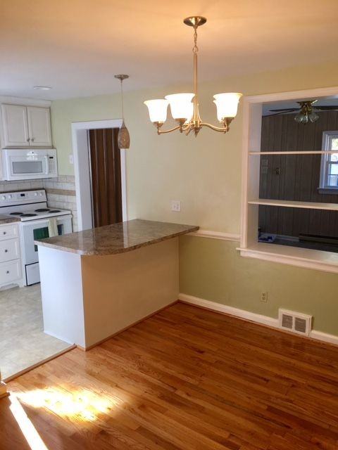 4803 Bromley Ln - Photo 2 of 10