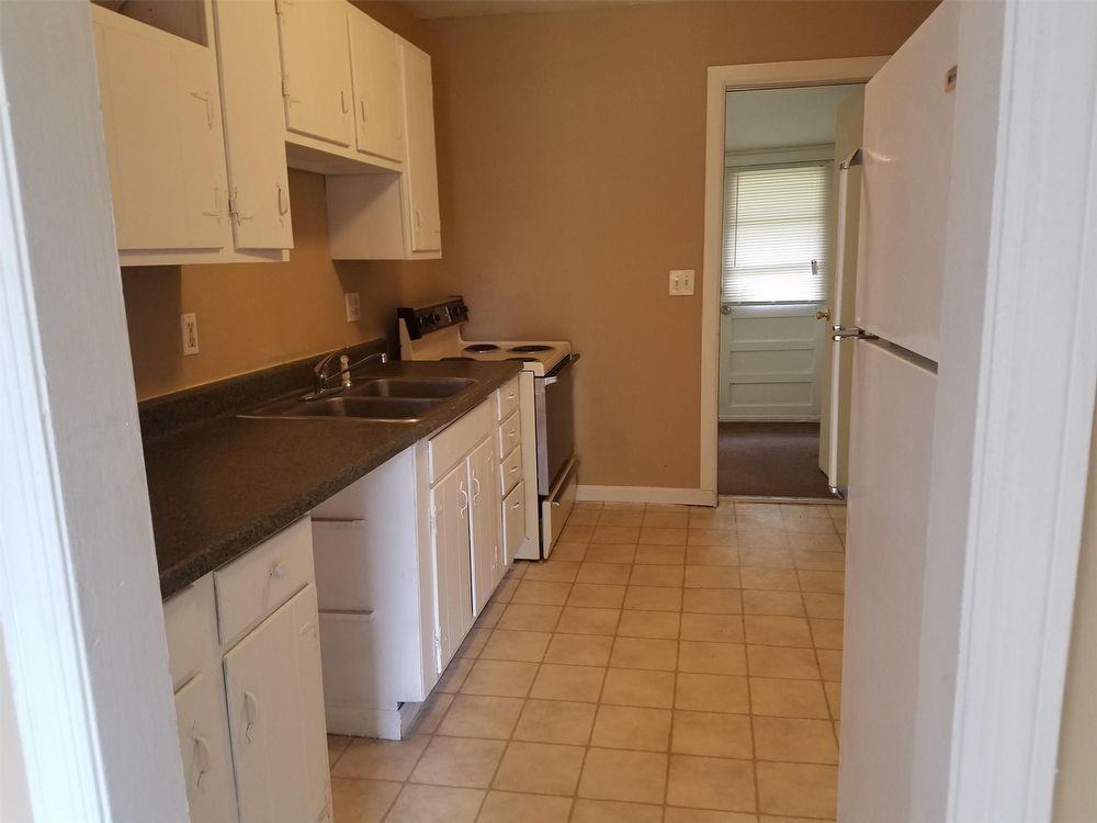 2422 Mecca Rd - Photo 3 of 19