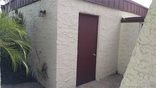 9520 Oakburst Ln #6A - Photo 3 of 7