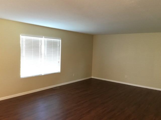 1231 Candora St - Photo 2 of 12