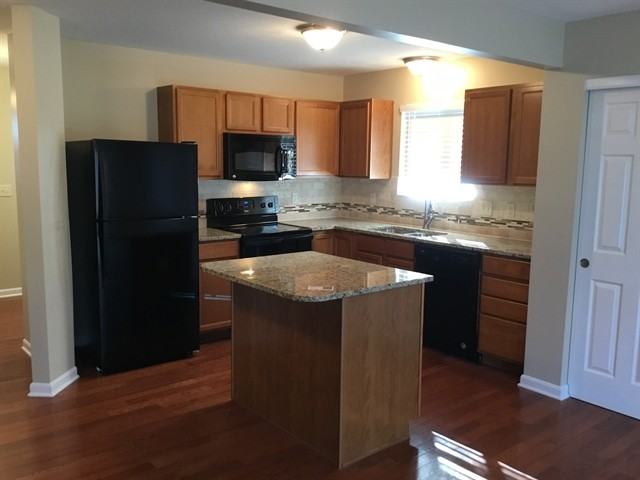 1231 Candora St - Photo 3 of 12
