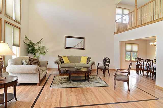 2301 Kerry Ln - Photo 2 of 17