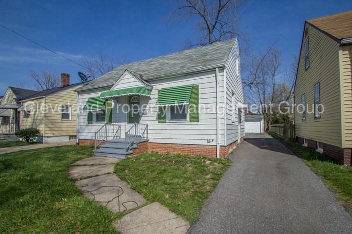 4377 Ingleside Rd - Photo 2 of 24