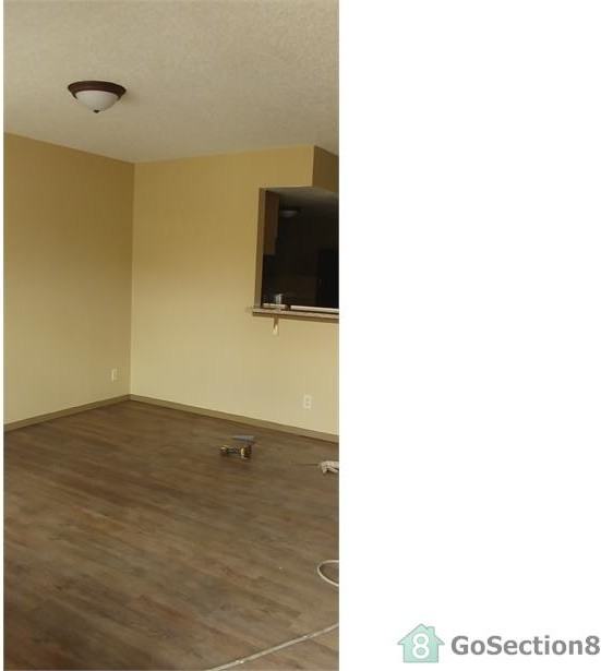 518 Center Way - Photo 2 of 6