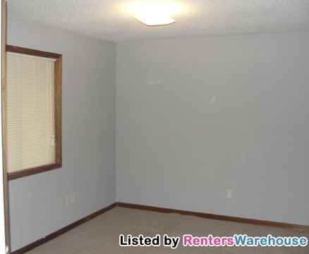 29433 Raven St NW - Photo 2 of 10