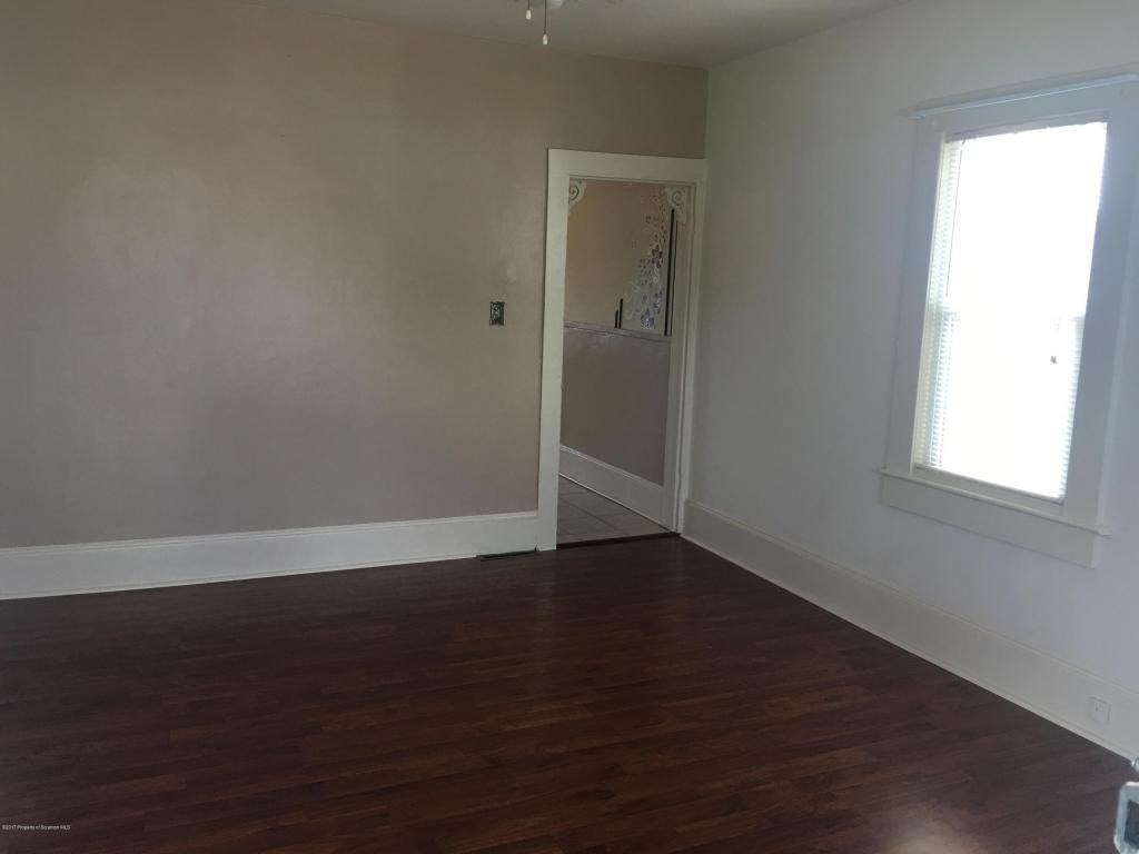 826 Adams Ct - Photo 2 of 7