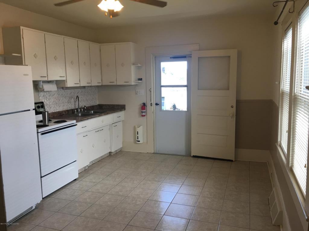 826 Adams Ct - Photo 3 of 7