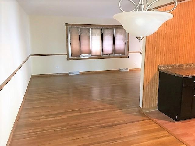 16321 Clark Ln - Photo 3 of 18