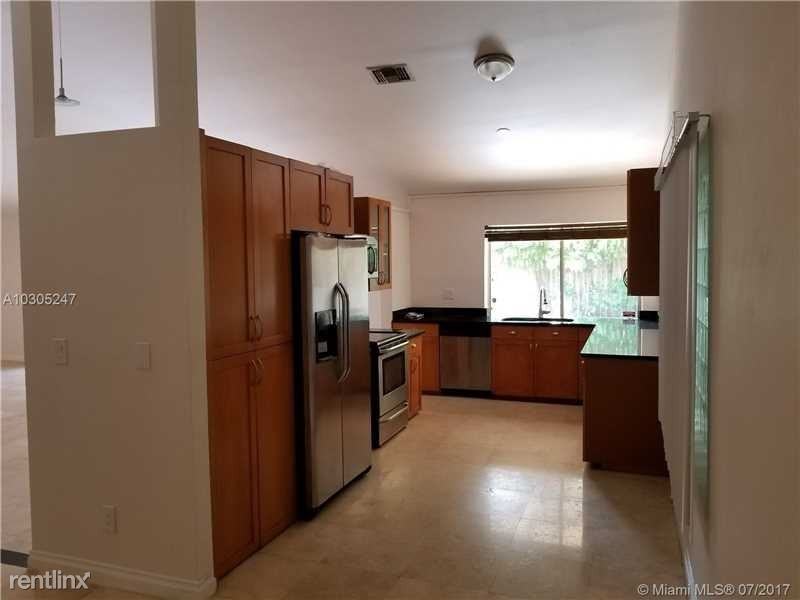 20505 NE 9th Ct - Photo 2 of 24