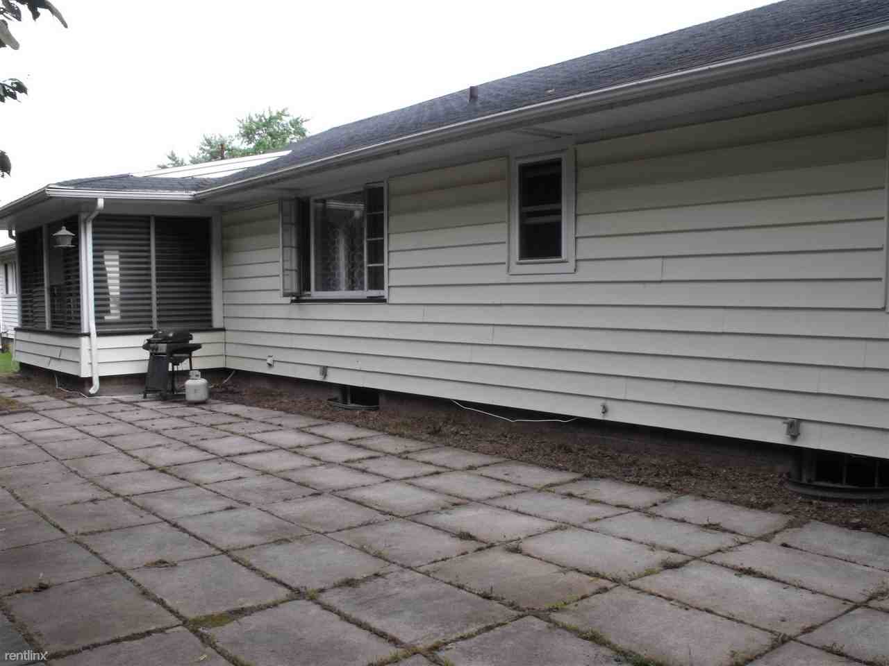 469 Manse Ln - Photo 3 of 4