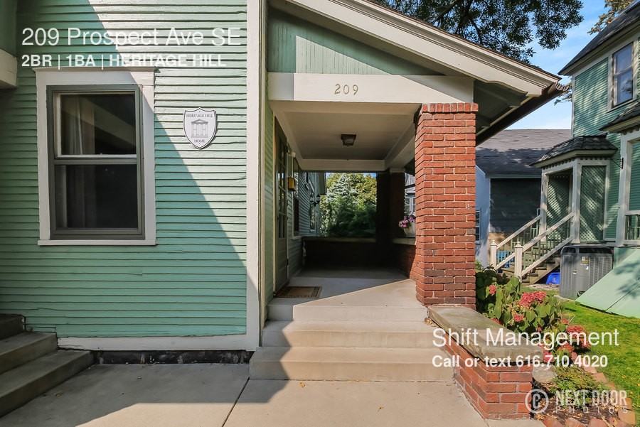 209 Prospect Ave SE - Photo 3 of 21