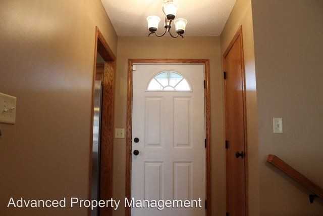3048 Geneva Dr - Photo 2 of 48