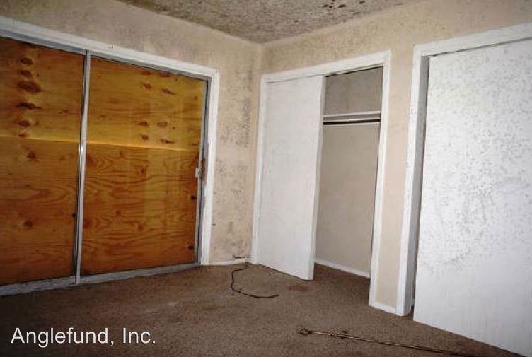 108 Hemlock Hill #D - Photo 3 of 5