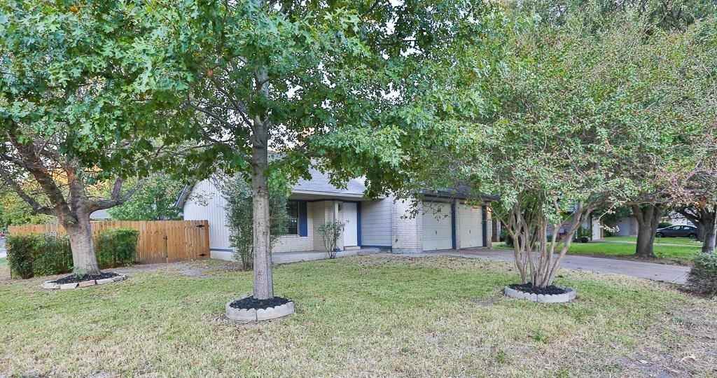 2102 Bluebonnet Dr - Photo 3 of 27