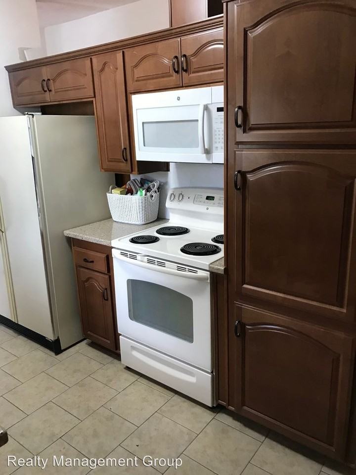 1890 Cordrey Ct - Photo 3 of 15