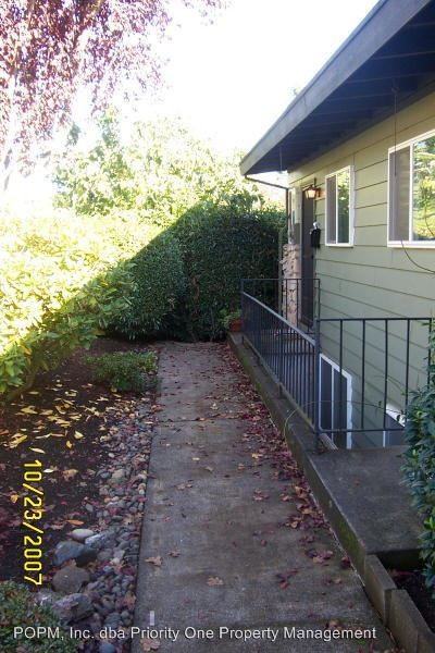 1550 SE Lava Dr #15 - Photo 2 of 14