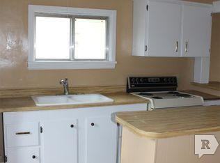 490 Pocatello Ave - Photo 2 of 7