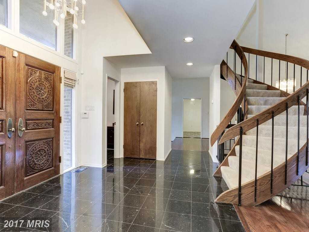 1 Springer Ct - Photo 3 of 28