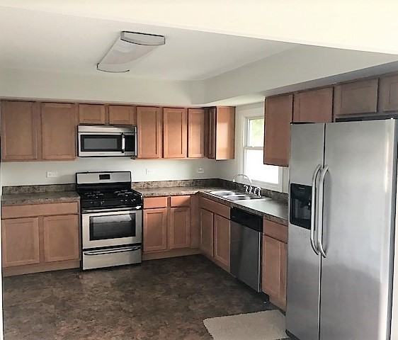 737 Yates Ave - Photo 2 of 11